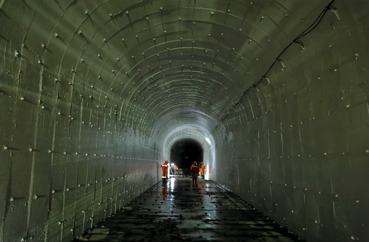 3868la天河总站(集团)股份有限公司 - Make It Possible