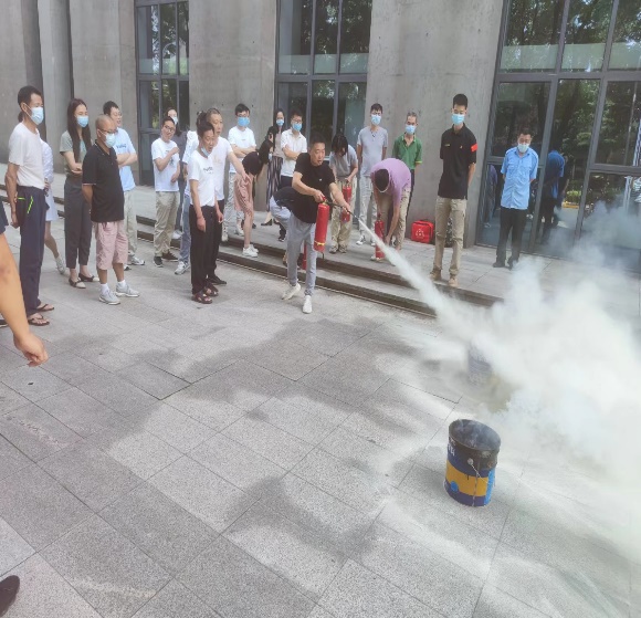 3868la天河总站(集团)股份有限公司 - Make It Possible