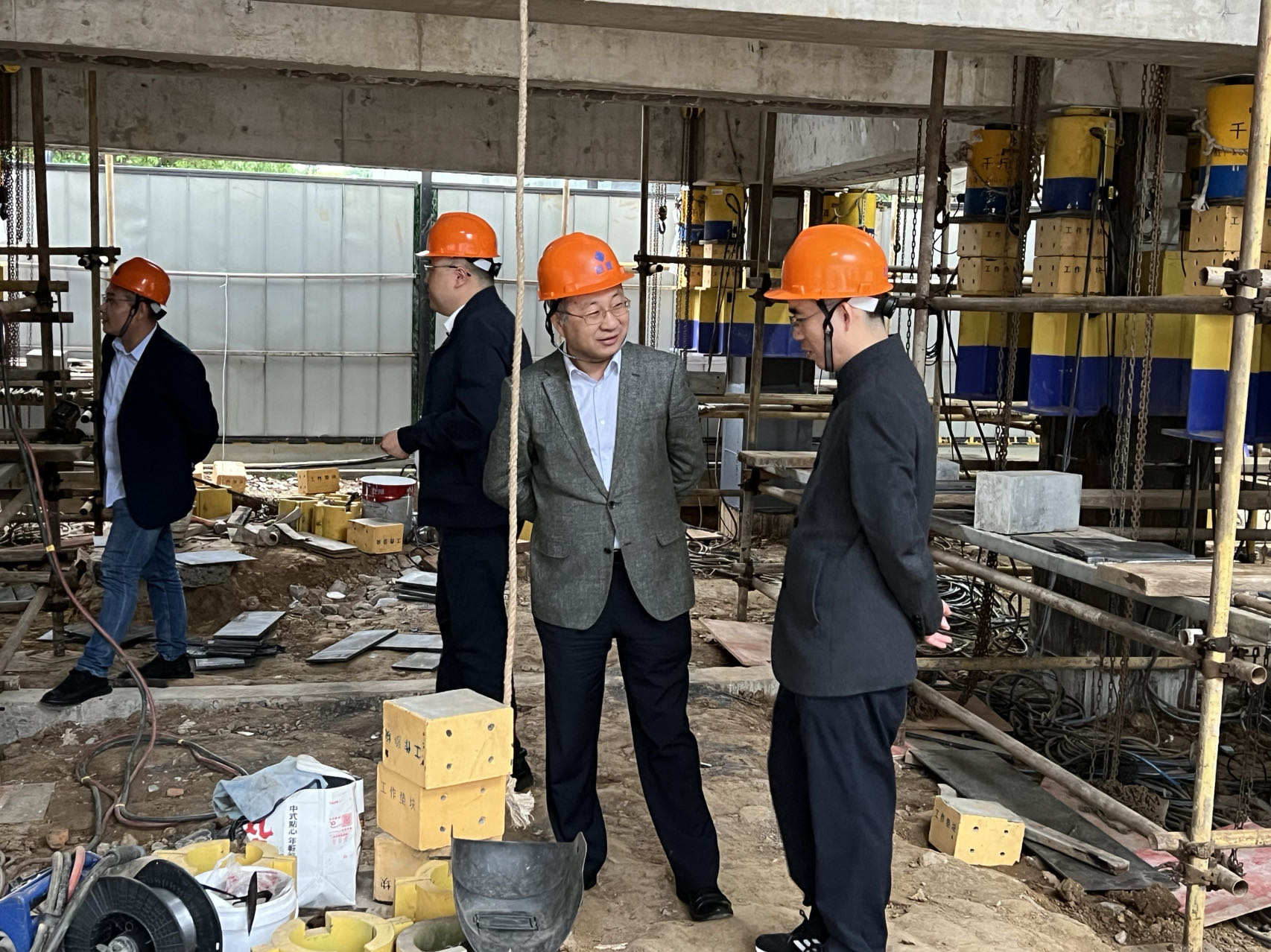 3868la天河总站(集团)股份有限公司 - Make It Possible