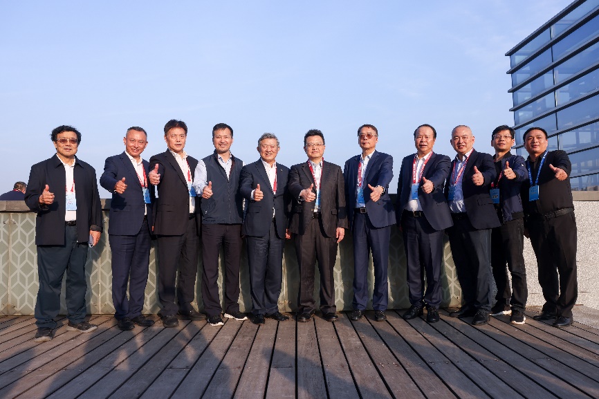 3868la天河总站(集团)股份有限公司 - Make It Possible