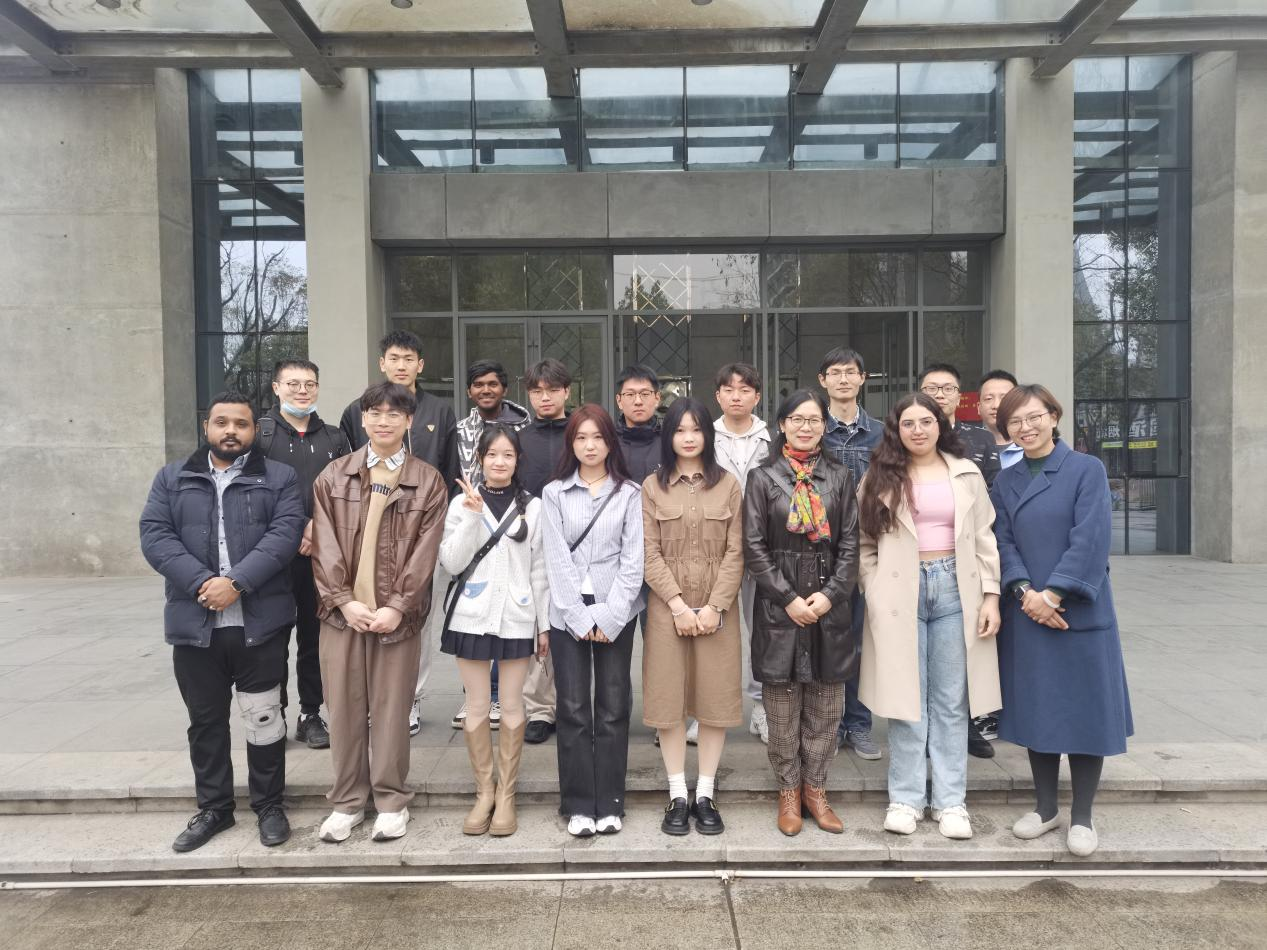 3868la天河总站(集团)股份有限公司 - Make It Possible