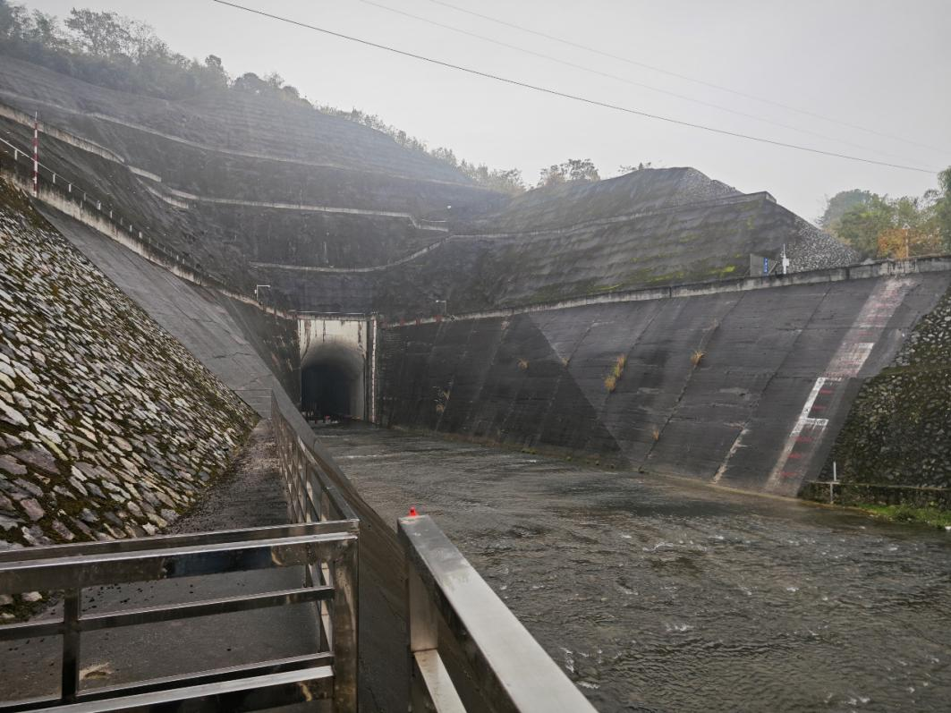 3868la天河总站(集团)股份有限公司 - Make It Possible